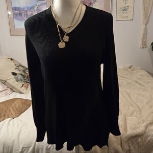 Cupio Black Knitwear